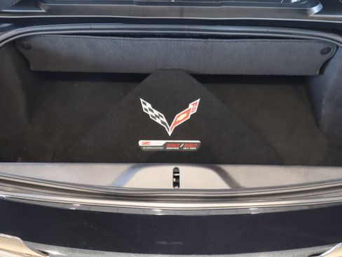 Used 2016 Chevrolet Corvette Z06 w/ 3LZ Preferred Equipment Group image 32