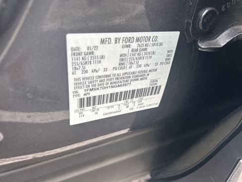 Used 2022 Ford Explorer XLT w/ Equipment Group 202A image 33