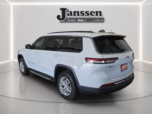 Used 2024 Jeep Grand Cherokee L Laredo w/ Luxury Tech Group I AWD/4WD image 3