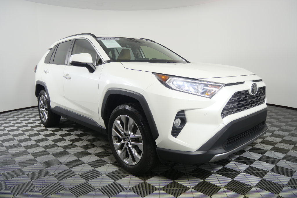 Used 2019 Toyota RAV4 Limited w/ Cold Weather Package FWD image 2