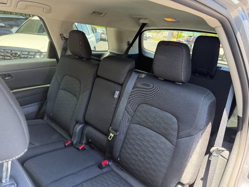 Used 2024 Nissan Pathfinder SV image 31