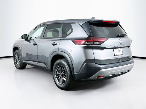 Used 2023 Nissan Rogue S image 5