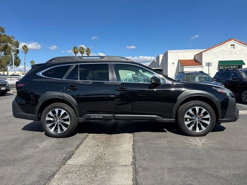 Used 2023 Subaru Outback Limited image 5