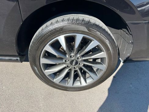 Used 2021 Lincoln Navigator L Reserve w/ Luxury Package image 12