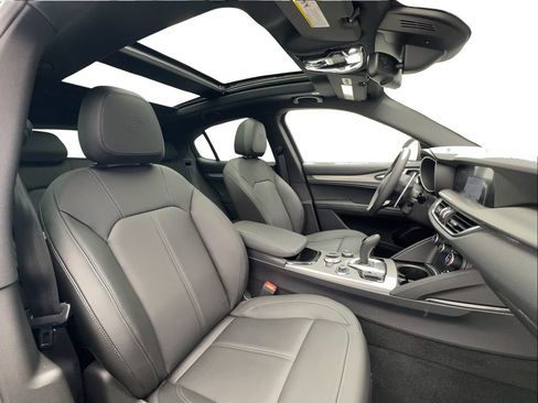 New 2025 Alfa Romeo Stelvio Sprint w/ Convenience Package image 34
