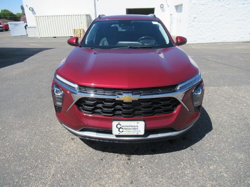 Certified 2024 Chevrolet Trax LT w/ Driver Confidence Package FWD image 2