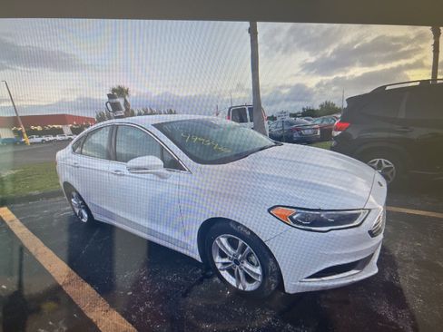 Used 2018 Ford Fusion SE w/ Equipment Group 602A image 5