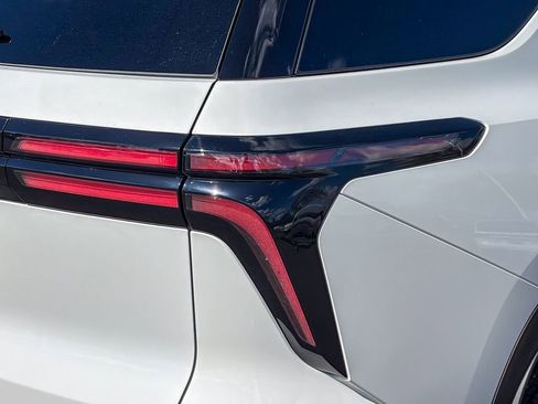 New 2026 Chevrolet Traverse LT w/ Enhanced Driving Package image 8