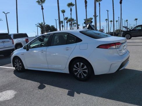 Used 2020 Toyota Corolla LE FWD image 6