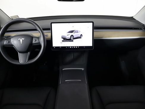 Used 2023 Tesla Model Y AWD image 13
