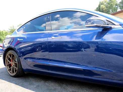 Used 2019 Tesla Model 3 Performance image 9