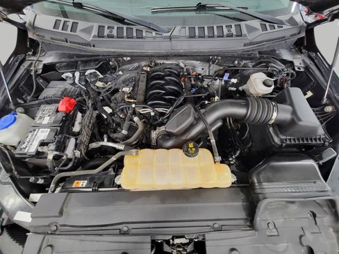 Used 2018 Ford F150 XLT w/ Equipment Group 302A Luxury AWD/4WD image 9