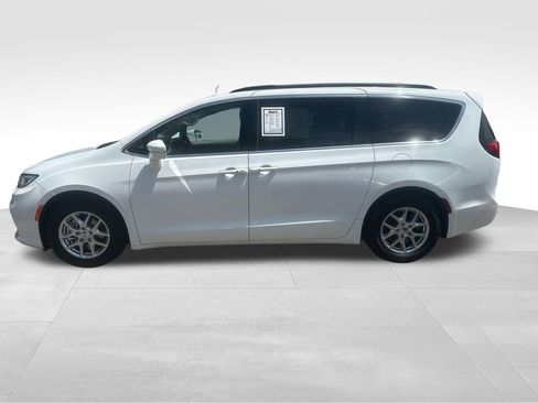 Used 2022 Chrysler Pacifica Touring-L FWD image 7