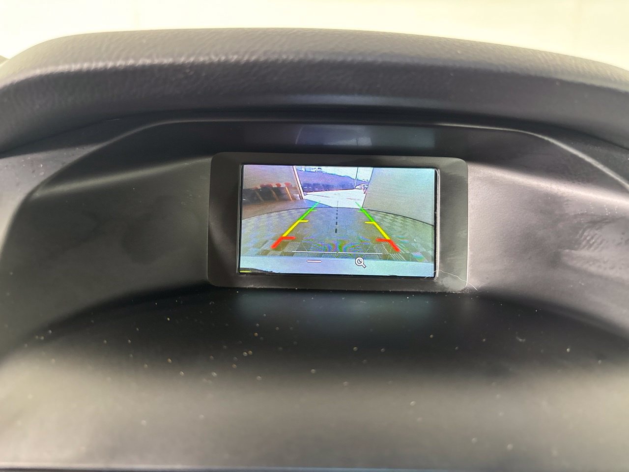 Used 2018 Ford Focus SE w/ SE Appearance Package FWD image 18