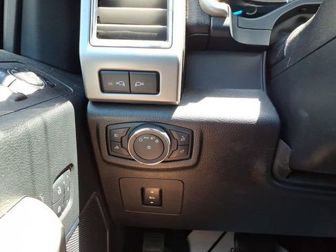Used 2016 Ford F150 Lariat w/ Equipment Group 502A Luxury AWD/4WD image 15