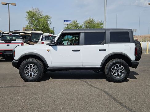 New 2025 Ford Bronco Badlands image 5