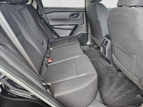 Used 2024 Nissan Rogue S FWD image 19