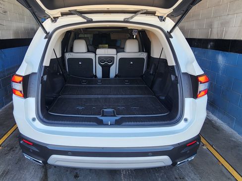 Used 2025 Honda Pilot Touring image 15