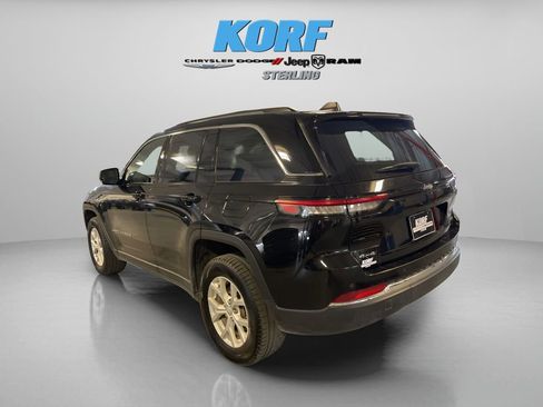 Used 2023 Jeep Grand Cherokee Limited image 7