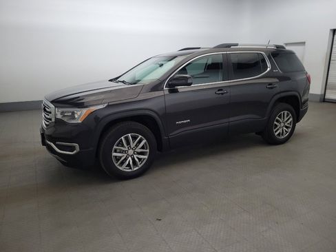 Used 2018 GMC Acadia SLE image 2