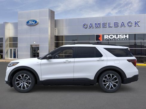 New 2026 Ford Explorer ST-Line RWD image 3