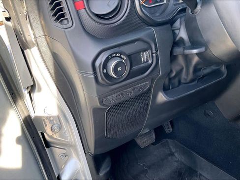 Used 2024 Jeep Wrangler Unlimited Rubicon w/ Technology Group image 29