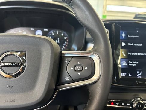 Used 2020 Volvo XC40 T5 Momentum w/ Protection Package AWD/4WD image 24