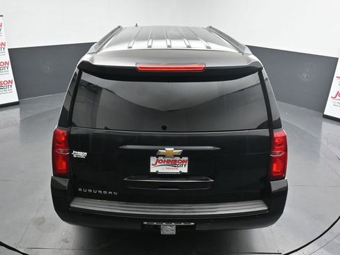 Used 2015 Chevrolet Suburban LT image 40