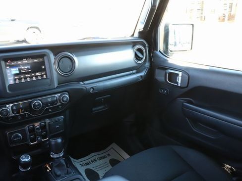Used 2023 Jeep Gladiator Sport image 25
