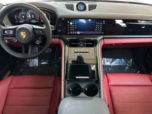 Used 2026 Porsche Panamera image 30