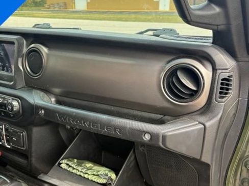 Used 2021 Jeep Wrangler Unlimited Sport AWD/4WD image 36