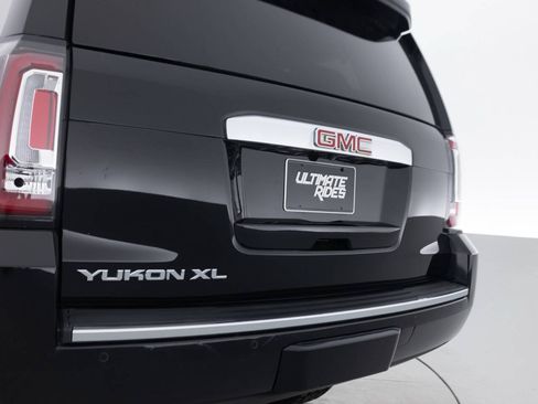 Used 2017 GMC Yukon XL Denali w/ Open Road Package AWD/4WD image 17