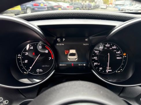 Used 2019 Alfa Romeo Giulia w/ Quick Order Package 22K Sport RWD image 19