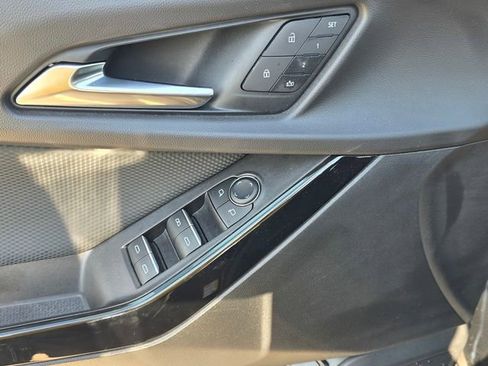 Used 2025 Chevrolet Equinox RS w/ Safety and Technology Package AWD/4WD image 19