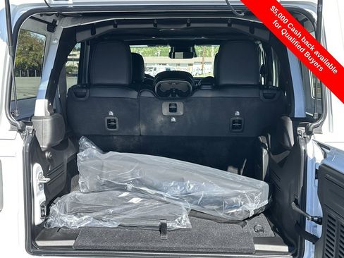 New 2026 Jeep Wrangler Unlimited Rubicon w/ Safety Group image 23