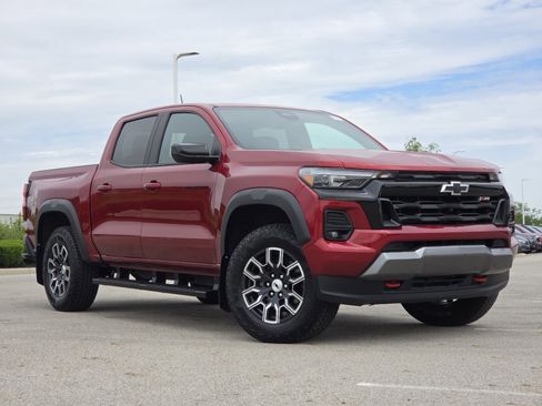 Used 2024 Chevrolet Colorado Z71 w/ Z71 Convenience Package 2 AWD/4WD image 2
