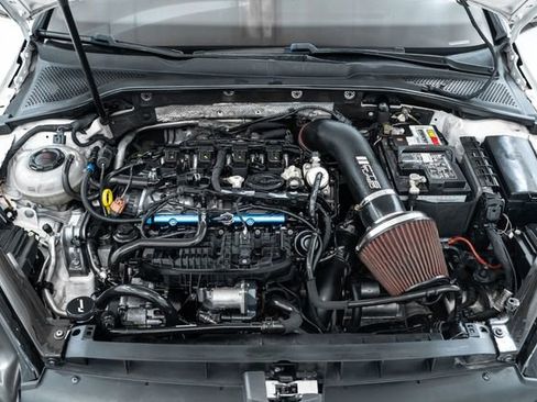 Used 2019 Volkswagen Golf R 4-Door image 32