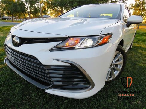 Used 2023 Toyota Camry LE image 1