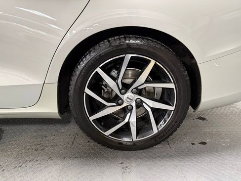 Used 2020 Volvo S60 T5 Momentum w/ Protection Package Premier image 7