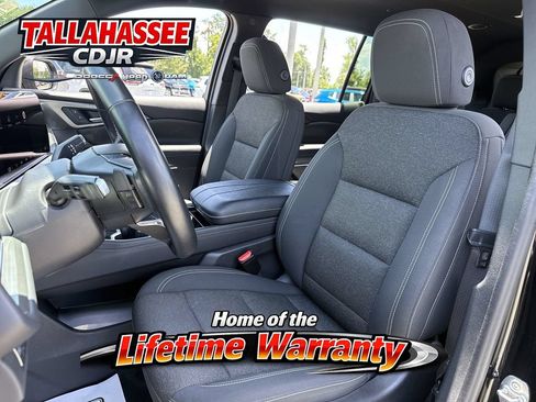 Used 2024 Chevrolet Traverse LT FWD image 14