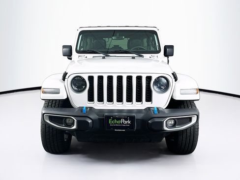 Used 2023 Jeep Wrangler Unlimited Sahara AWD/4WD image 2