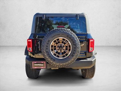 New 2025 Ford Bronco 4-Door image 8