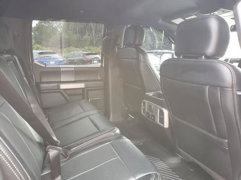 Used 2019 Ford F150 Lariat w/ Equipment Group 502A Luxury AWD/4WD image 18