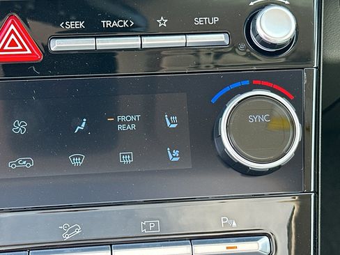 New 2025 Hyundai Santa Fe Calligraphy FWD image 23