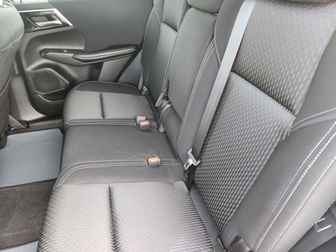 Used 2022 Mitsubishi Outlander ES image 18