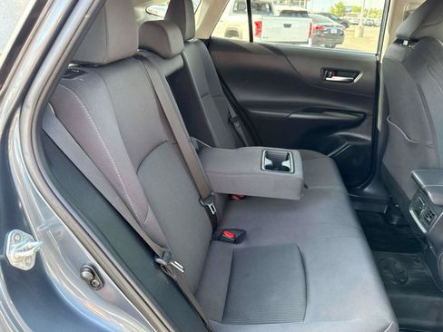 Used 2024 Toyota Venza LE AWD/4WD image 16