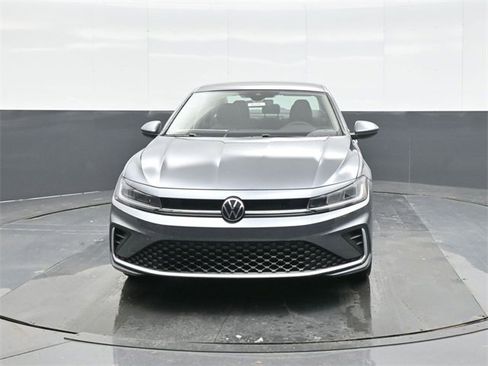 New 2026 Volkswagen Jetta SE image 2
