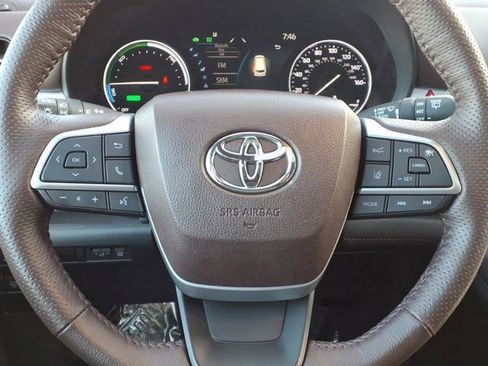 Used 2021 Toyota Sienna Platinum image 9