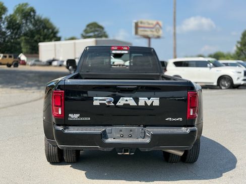 Used 2025 RAM 3500 Laramie AWD/4WD image 5