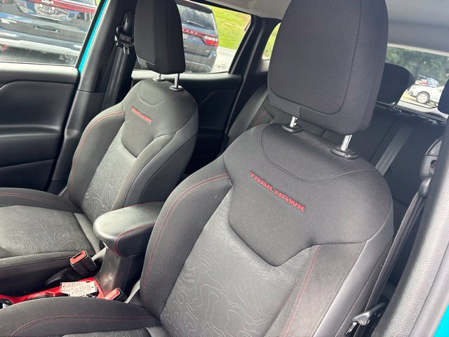Used 2020 Jeep Renegade Trailhawk w/ Cold Weather Group AWD/4WD image 12
